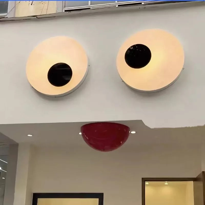 Moving Eyes Light Box