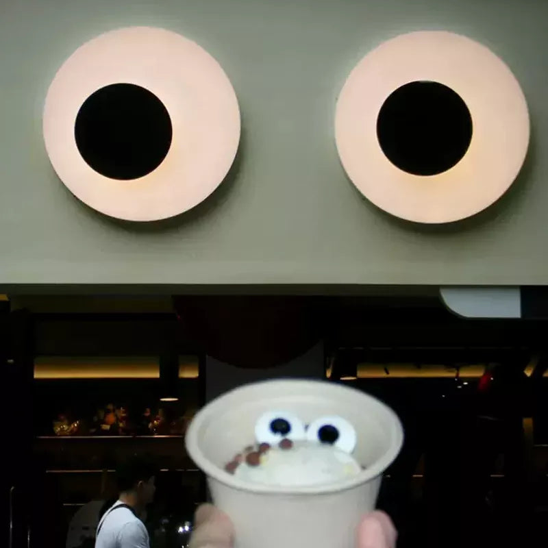 Moving Eyes Light Box