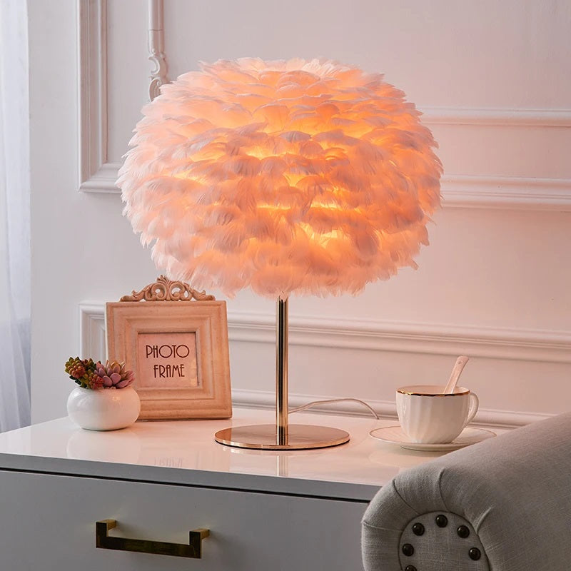 Luxury Nordic Style Hand-woven Feather Table Lamp Warm Romantic Living Room Bedroom Bedside